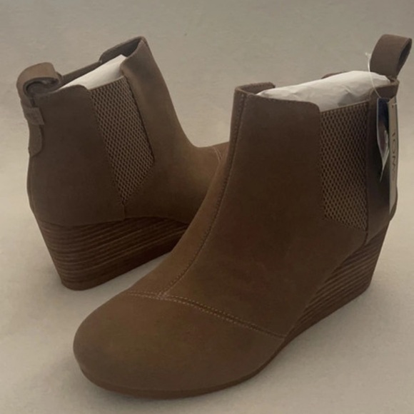 TOMS Kayley Taupe Grey Suede Boot - Picture 5 of 16